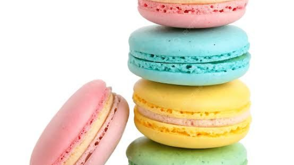 ماكرون فرنسي ملون