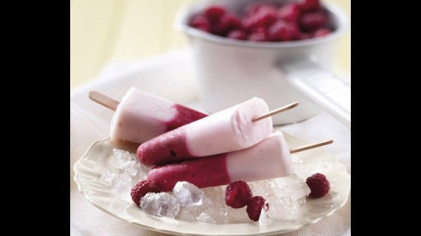 ايس كريم عيدان التوت اللذيذة