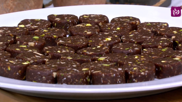 ترافيل الجوز مع التمر