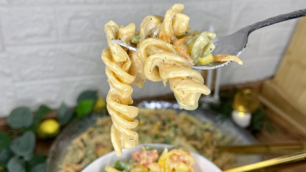 سلطة معكرونة