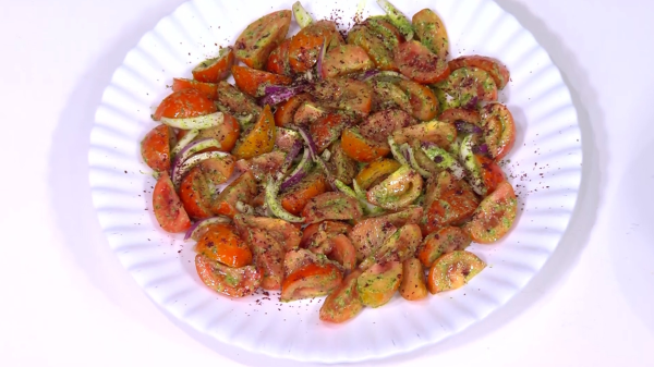سلطة البندورة الحارة