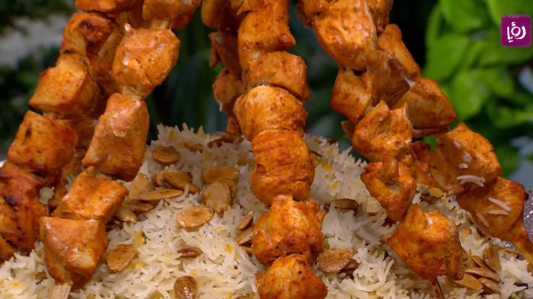 شيش كباب الدجاج مع الأرز المبهر