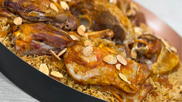 حبة اللحم المحمر مع الأرز