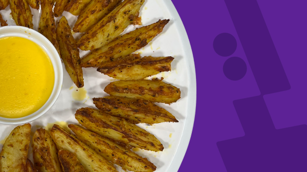 بطاطا مشوية مع صلصة الجبنة