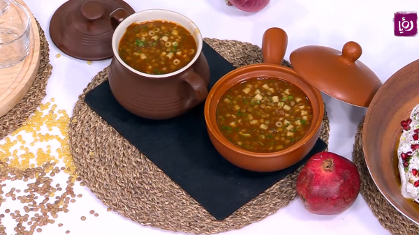 شوربة العدس الحب مع الباستا