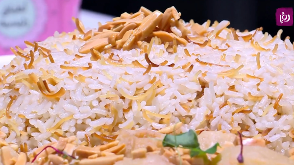 بطاطا محشية بصلصة الطحينة