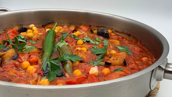 مسقعة مع الحمص الحب