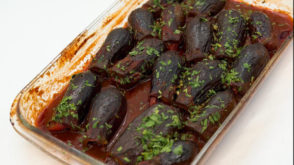 باذنجان محشي دولمة بالفرن باذنجان محشي دولمة بالفرن